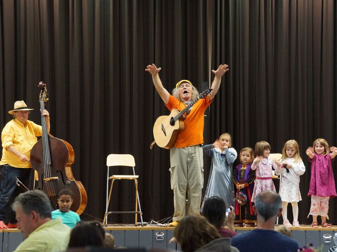 Bruno und Linard sorgten für tolle Konzertstimmung. Foto: Stiftung 3FO (FK) Bruno und Linard sorgten für tolle Konzertstimmung. Foto: Stiftung 3FO (FK)