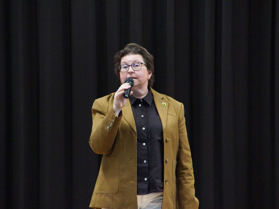 Gemeindepräsidentin Sandra Morstein betonte die Wichtigkeit der Kita für Riedholz. Foto: Stiftung 3FO (FK)
