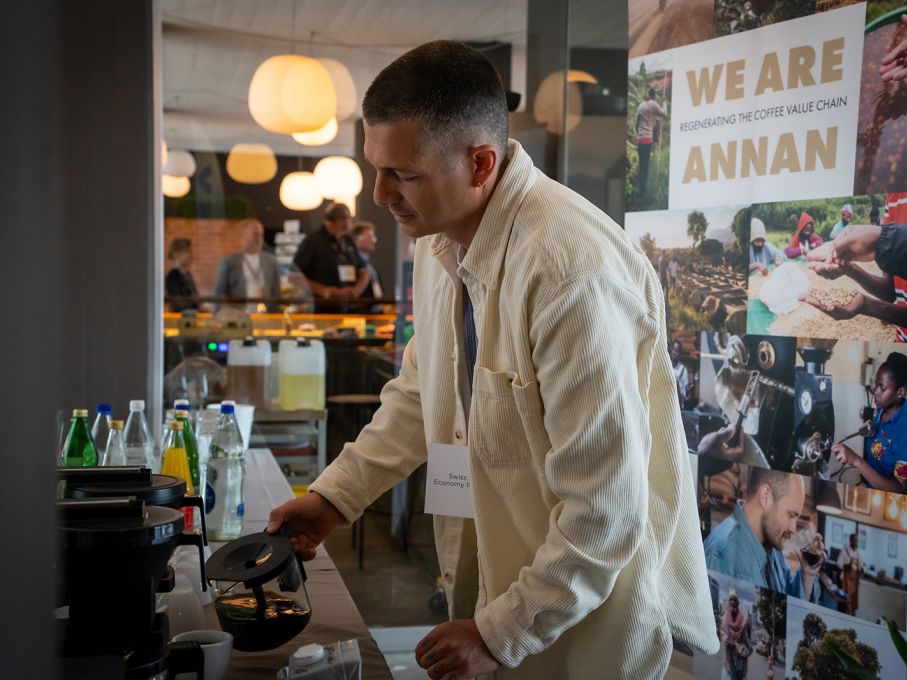 Fairer Kaffee von Coffee Annan. Und: Andere Betonung, andere Bedeutung. Genial. Foto: SSEF (AW) Fairer Kaffee von Coffee Annan. Und: Andere Betonung, andere Bedeutung. Genial. Foto: SSEF (AW)