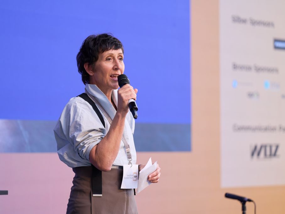 Monika Schärer führte frisch und mit Witz durch den Tag. Foto: SSEF Monika Schärer führte frisch und mit Witz durch den Tag. Foto: SSEF