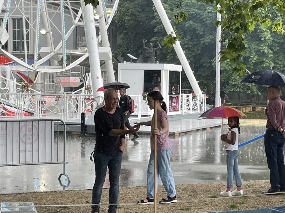 Trotz Starkregen hielt es die Besucher nicht ab an der 11i-Challenge im Slacker-Pärkli mitzumachen. (Foto: slacker.ch) Trotz Starkregen hielt es die Besucher nicht ab an der 11i-Challenge im Slacker-Pärkli mitzumachen. (Foto: slacker.ch)