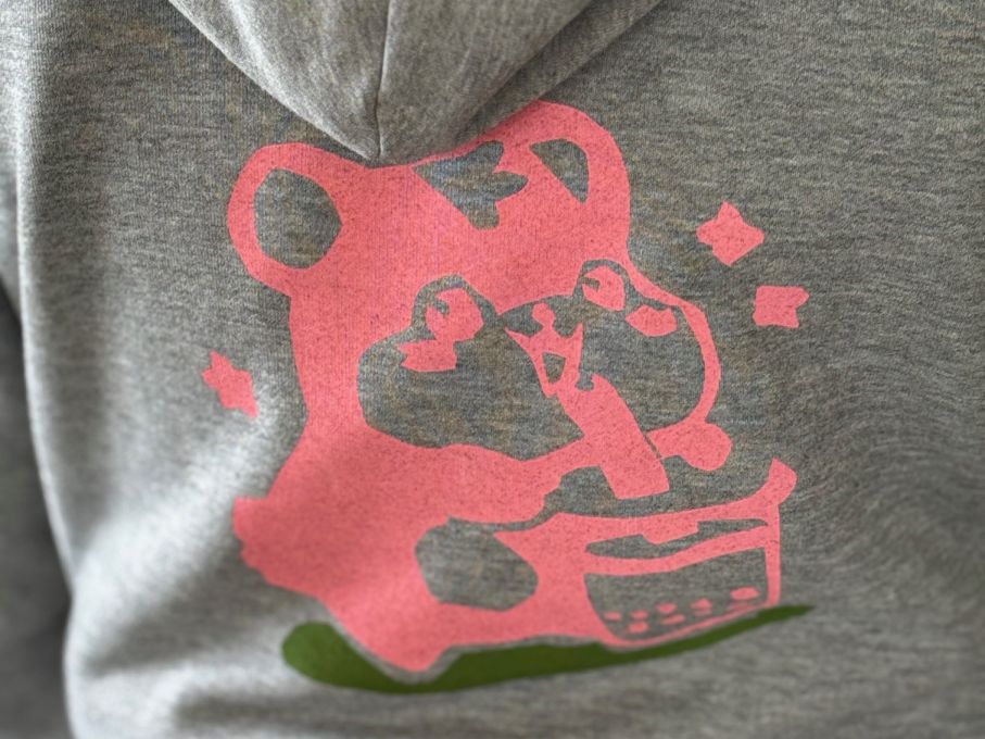 Ein Hoodie mit eigenem Design, cool nicht? Foto: Stiftung 3FO (FK) Ein Hoodie mit eigenem Design, cool nicht? Foto: Stiftung 3FO (FK)