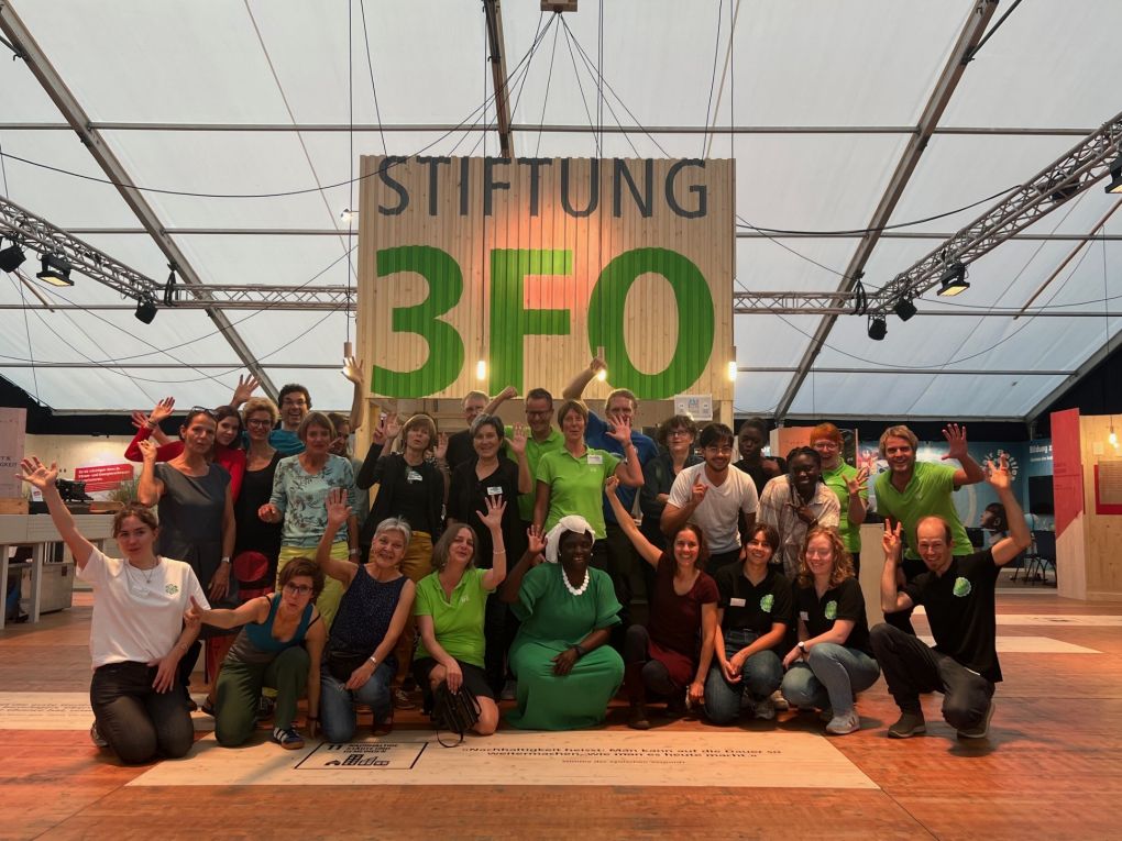 Das war sie die HESO-Sonderschau "legemirlos" - herzlichen Dank an alle Partner:innen für die Mithilfe und den Spirit! Es war fantastisch! Foto: Stiftung 3FO Das war sie die HESO-Sonderschau "legemirlos" - herzlichen Dank an alle Partner:innen für die Mithilfe und den Spirit! Es war fantastisch! Foto: Stiftung 3FO